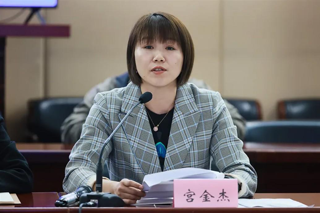 长一职, 东丰县人