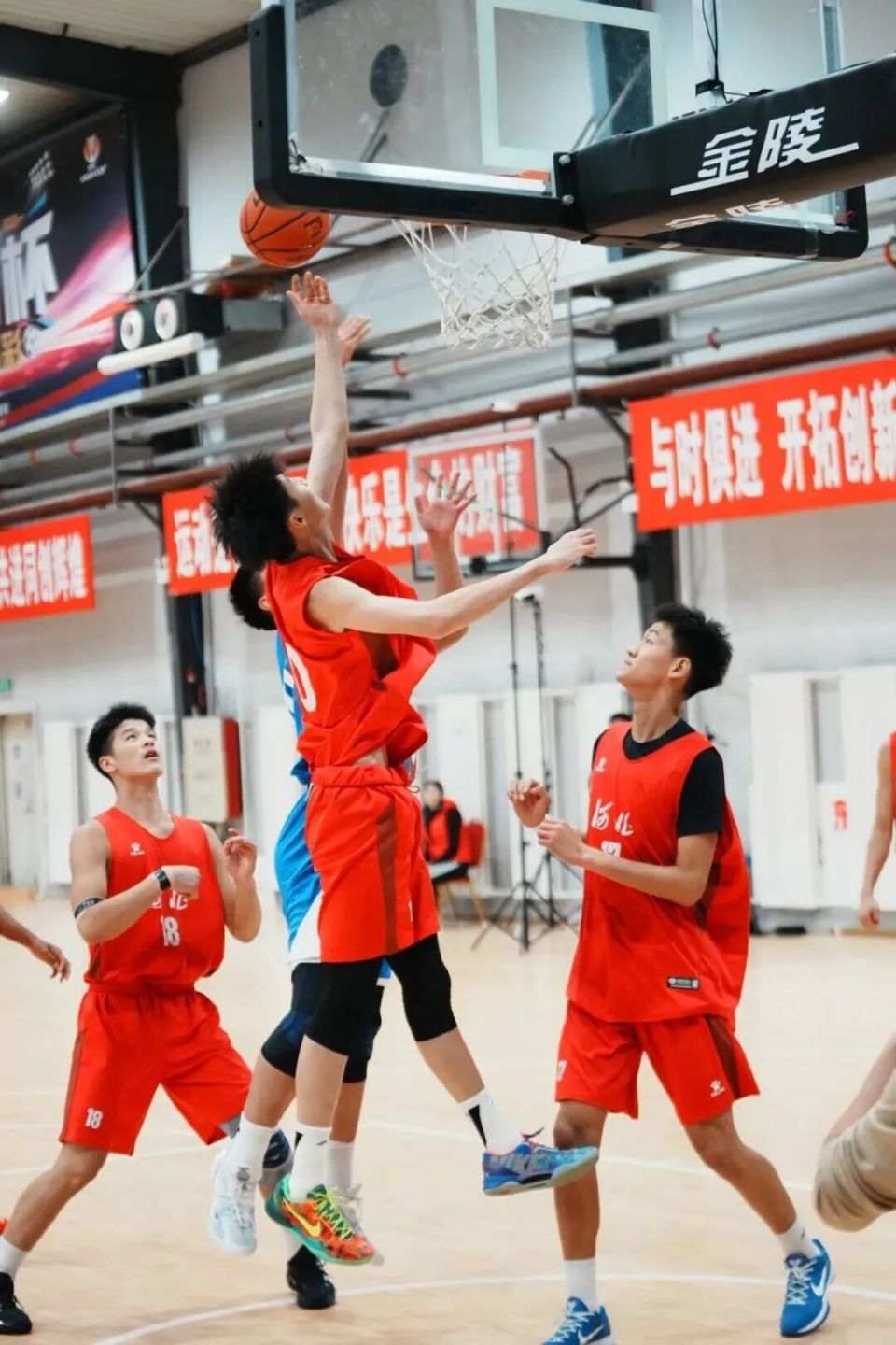 唐斯, 预演与磨合, 率更是达到